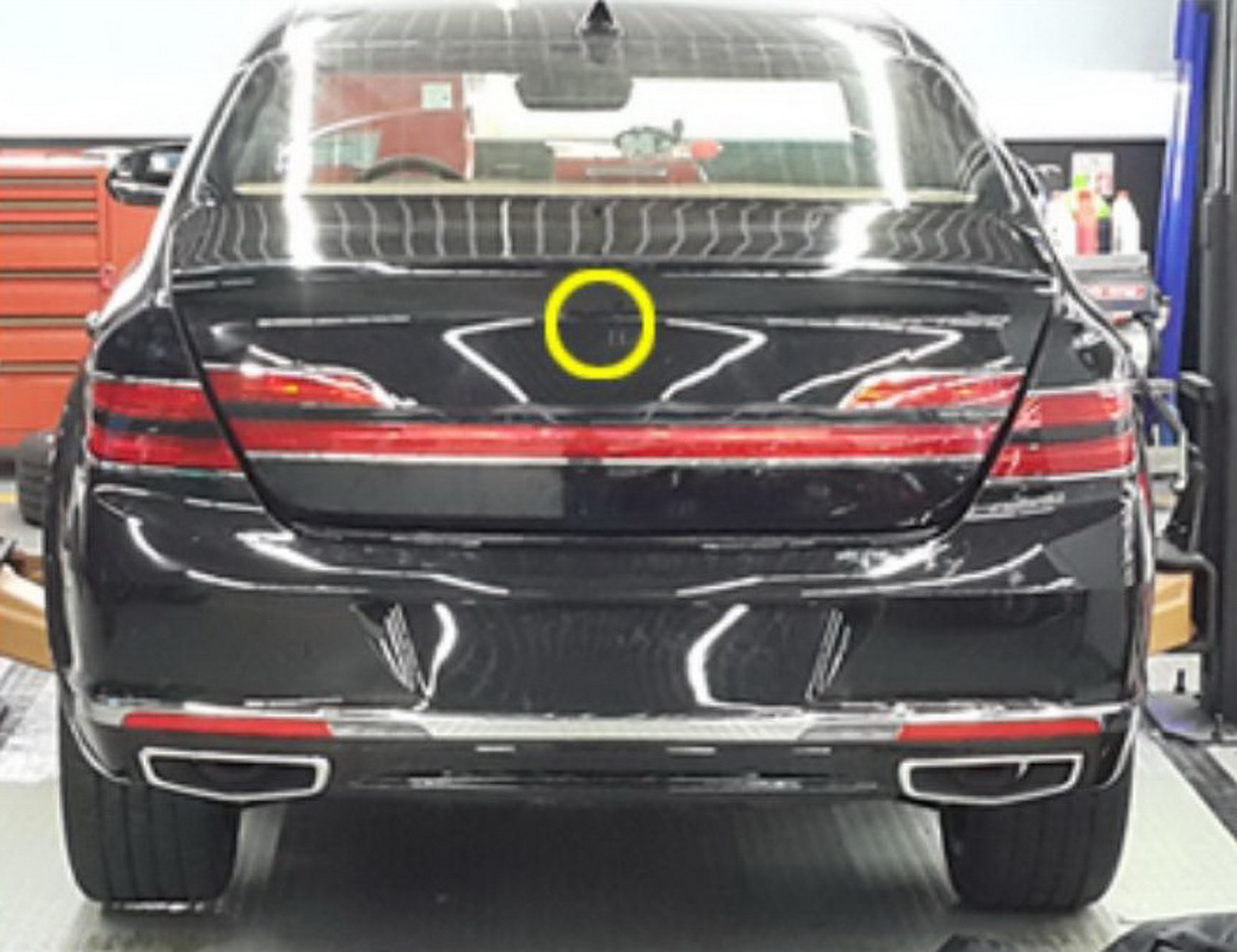 2019 Genesis G90 5 2019 Genesis G90 Spotted With Minimal Disguise, Superman-Like Grille