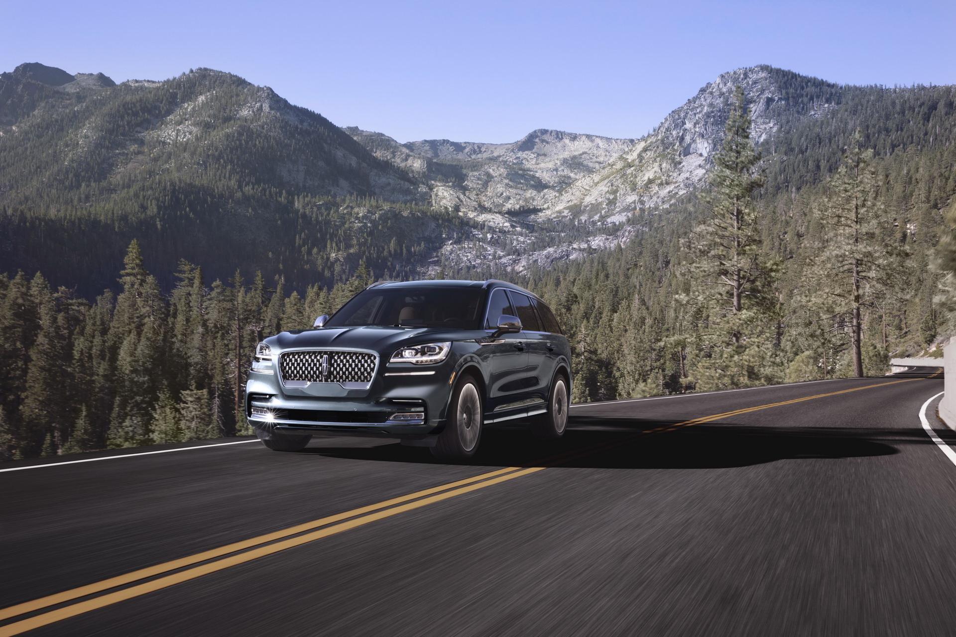 2020 Lincoln Aviator 7 2020 Lincoln Aviator Flies Into Audi Q7 And Volvo XC90 Territory