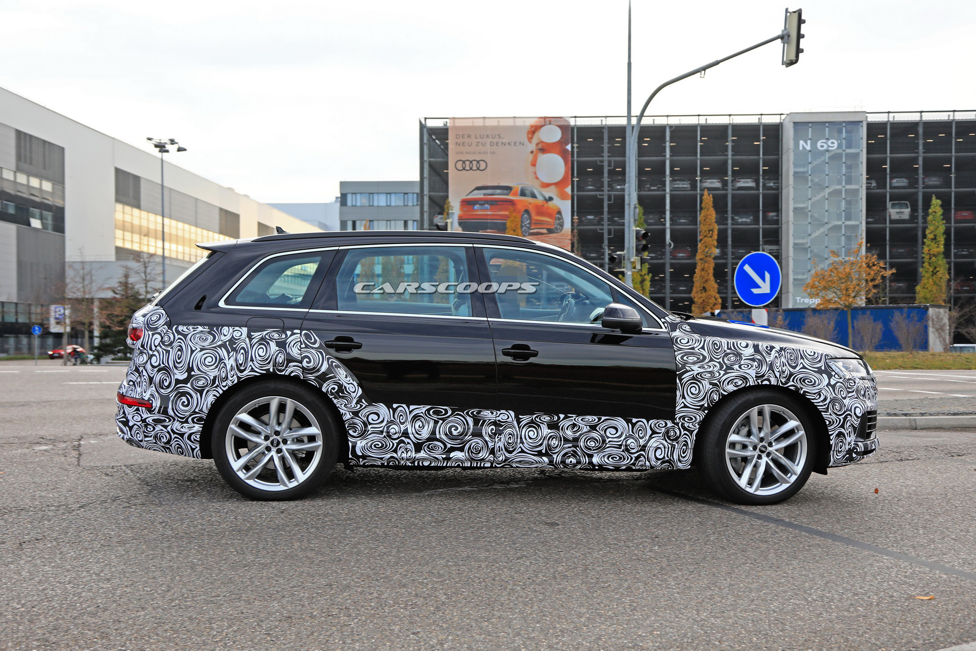 2020 audi q7 spied inside out 8 2020 Audi Q7 Facelift Getting Q8-Style Triple Screen Dashboard