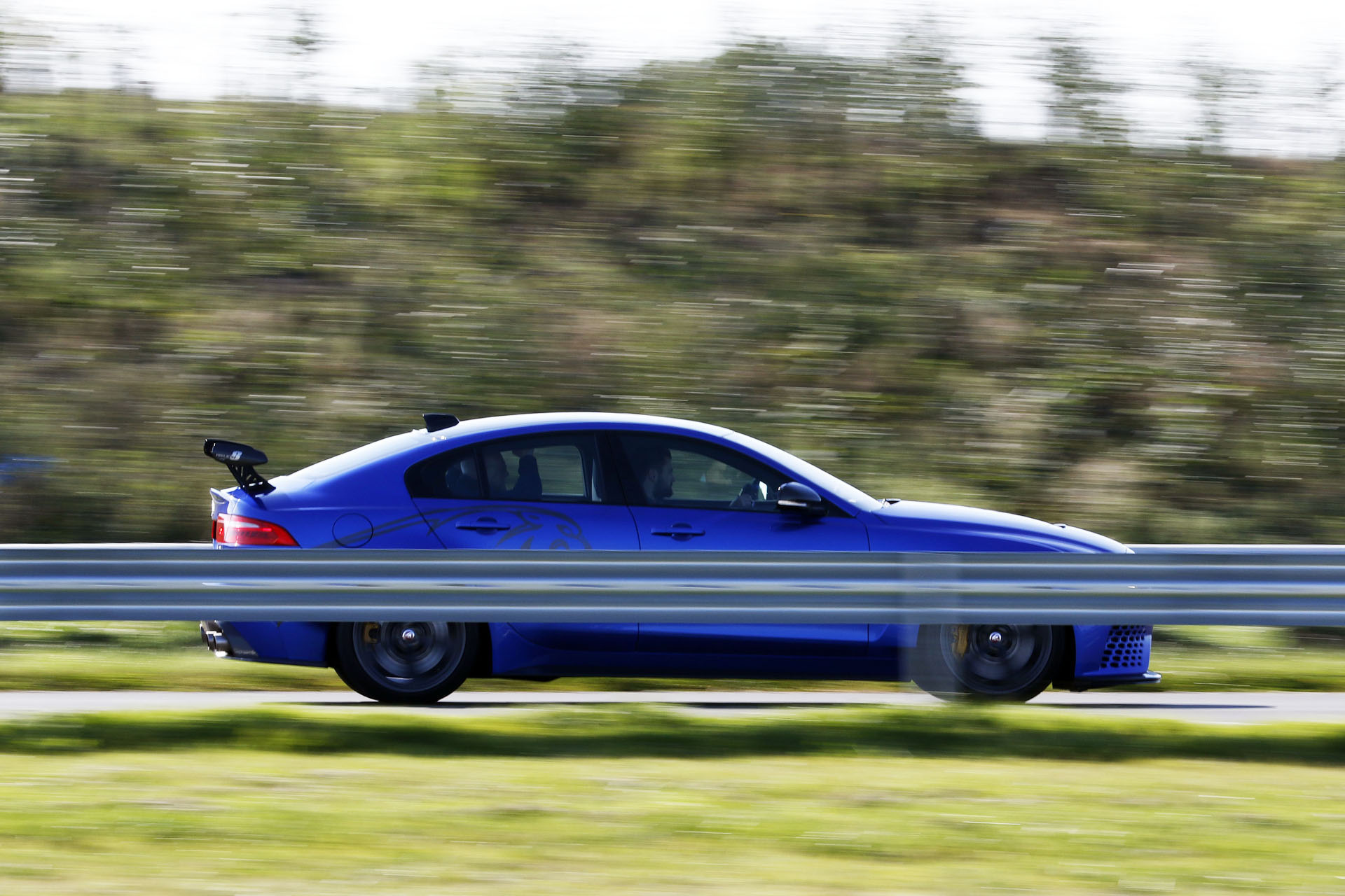 jaguar-xe-sv-project-8-series-elite-11 Race A Jaguar XE SV Project 8 In The Series Elite