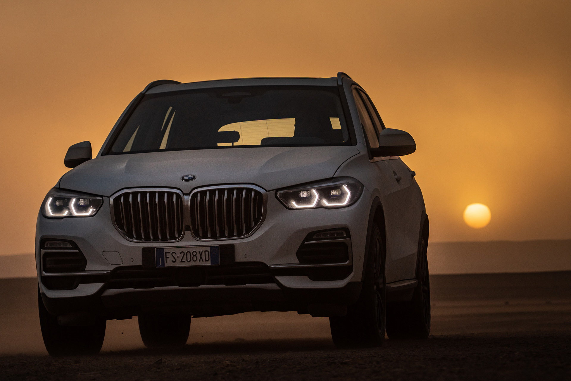 bmw x5 monza circuit sahara 27 BMW Recreates Monza Track In The Sahara, Unleashes New X5