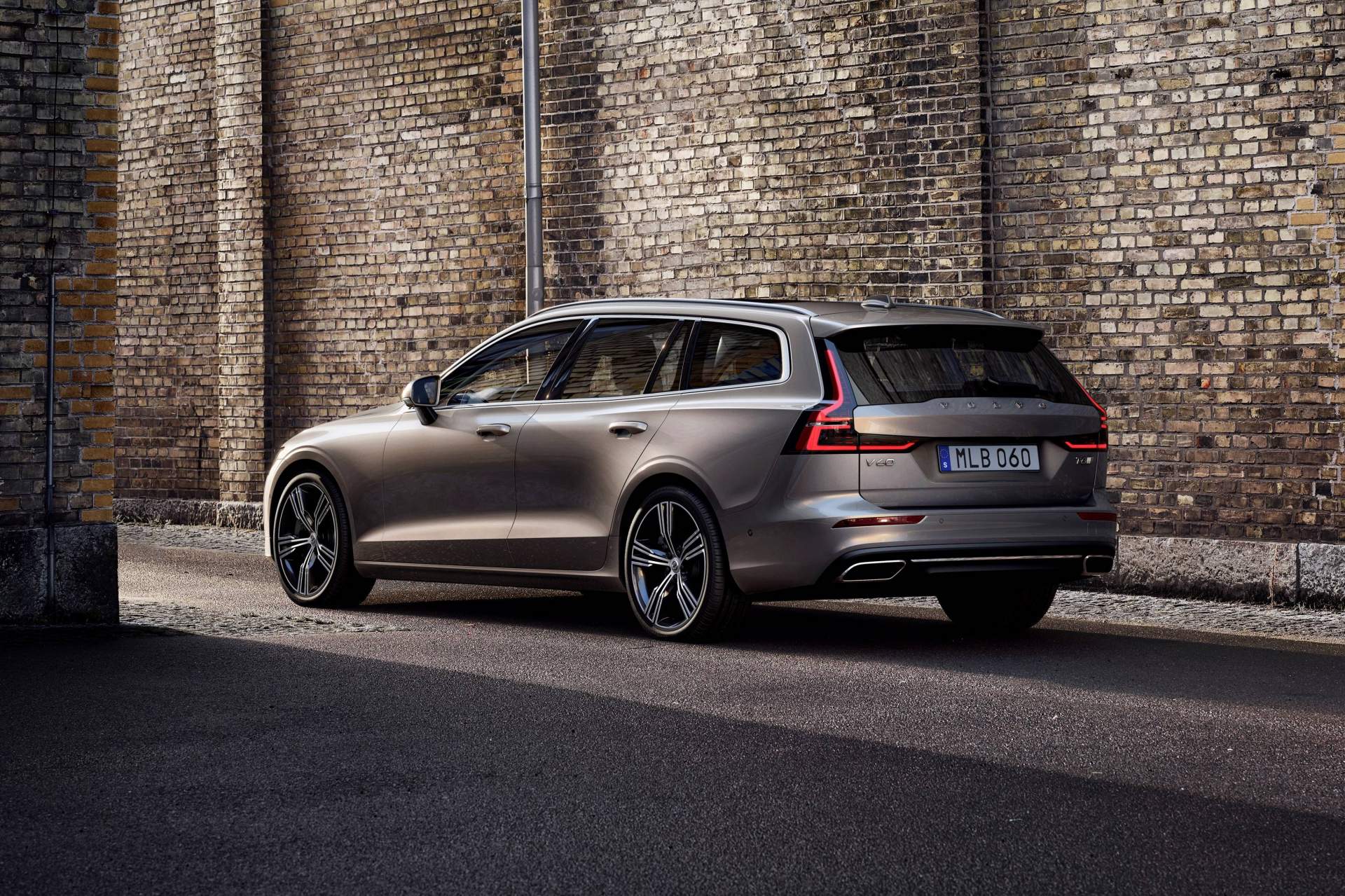 沃尔沃全新V60外观 2019 Volvo V60 Coming To U.S. Early Next Year From $38,900