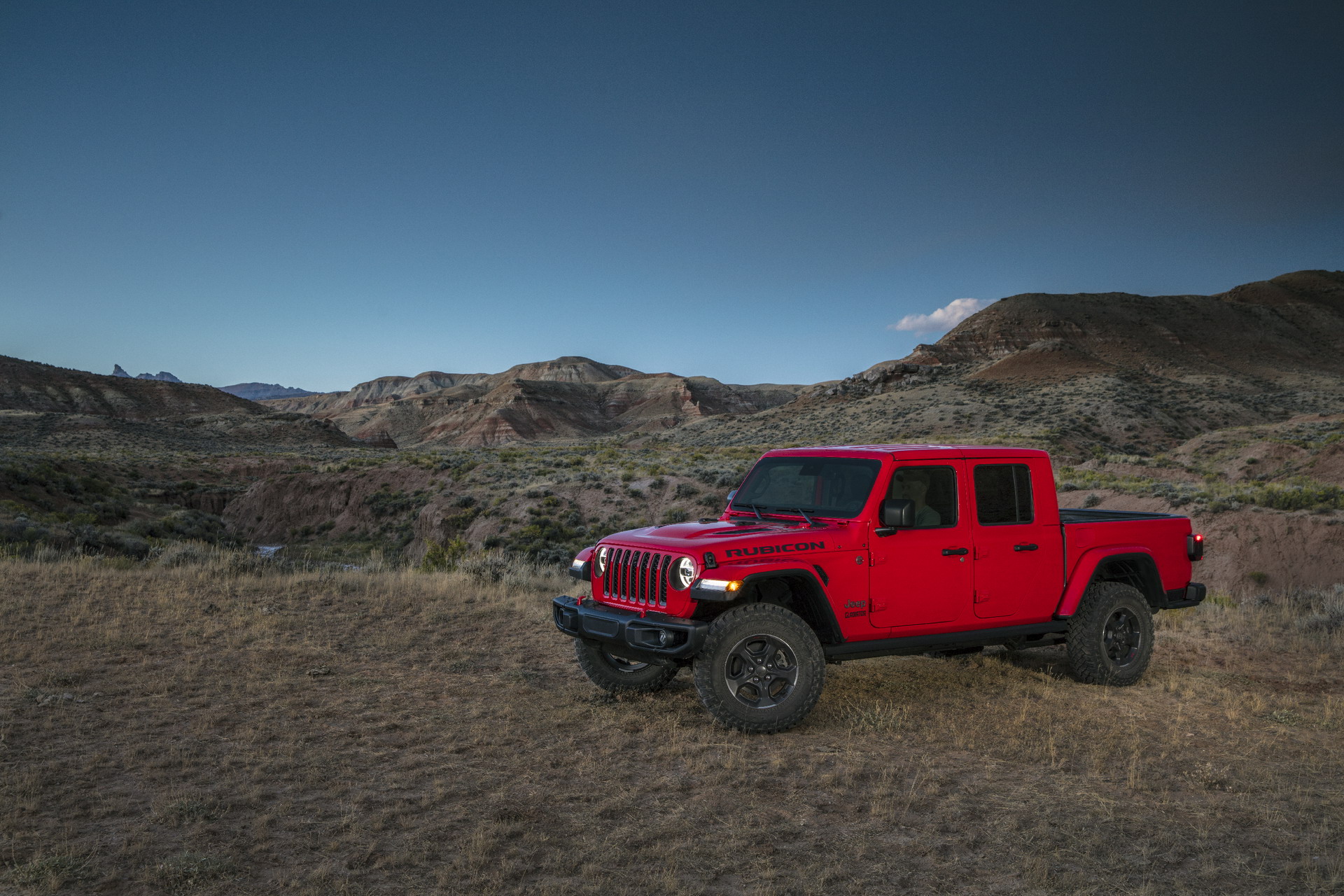 2020 Jeep Gladiator Truck 6 2020 Jeep Gladiator Just Can’t Wait To Tackle Some Off-Road Trails