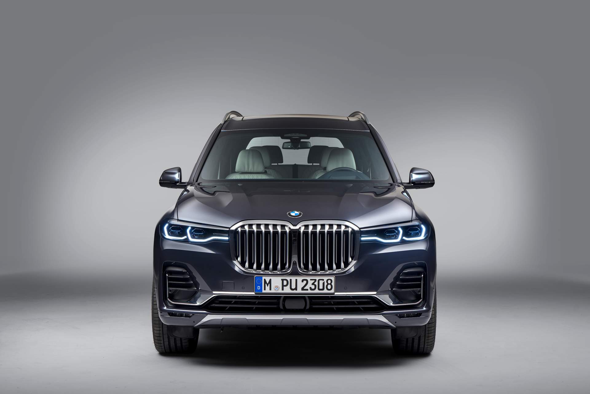 2019 BMW X7 68 The New BMW X7 Is So Big It Barely Fits In The Photos