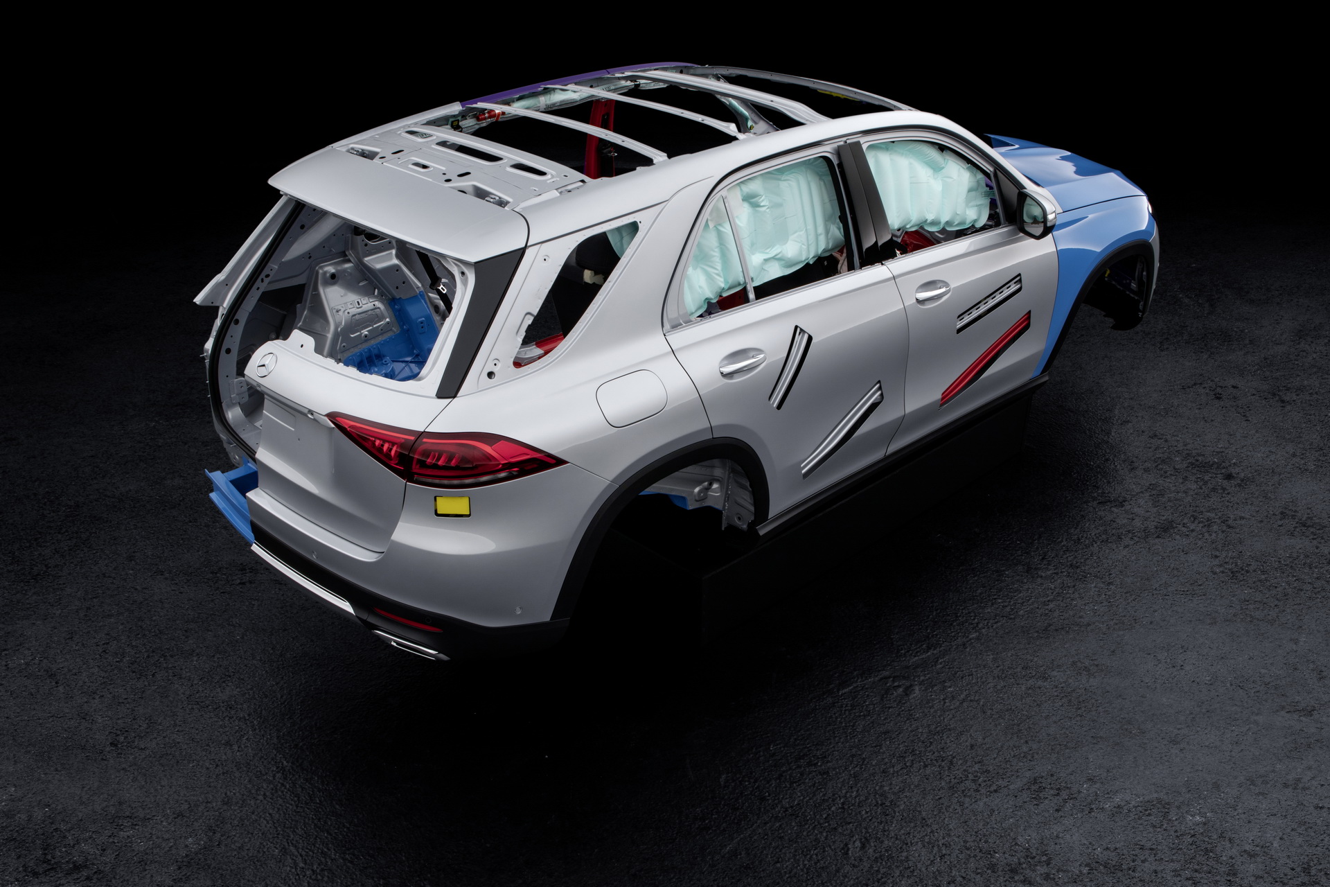 2019-Mercedes-GLE-122 2019 Mercedes GLE Detailed: More Tech, More Space, More Everything