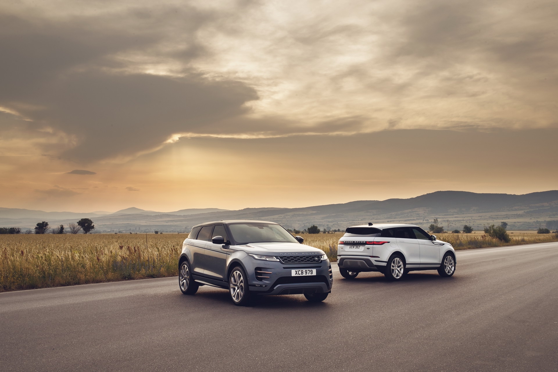 2020 Range Rover Evoque 61 2020 Range Rover Evoque Is A Baby Velar In A Short Skirt (Live Gallery)