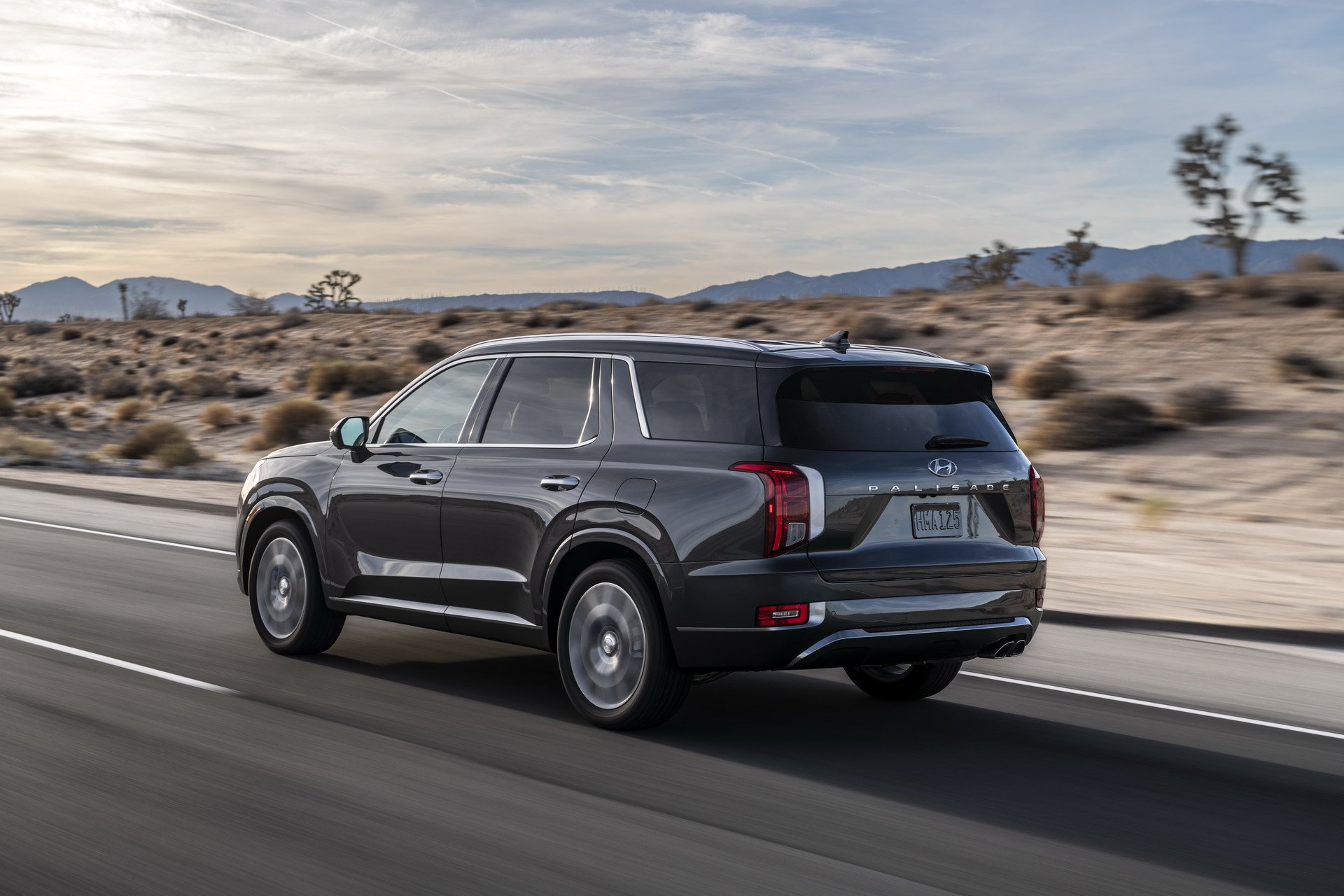 hyundai palisade la live pics 26 Hyundai’s New Palisade SUV Is What The VW Atlas Should Have Been