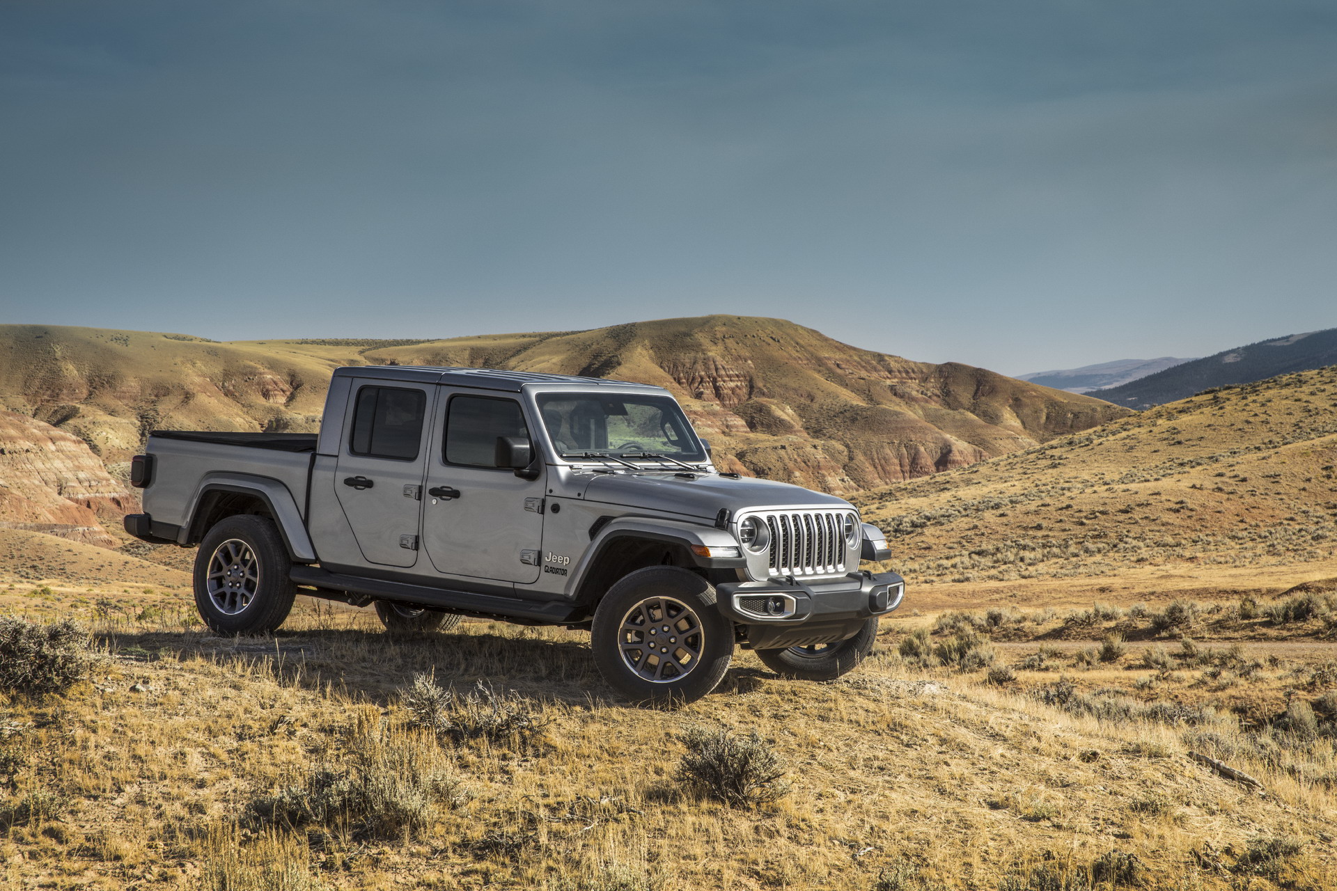 2020 Jeep Gladiator Truck 140 2020 Jeep Gladiator Just Can’t Wait To Tackle Some Off-Road Trails