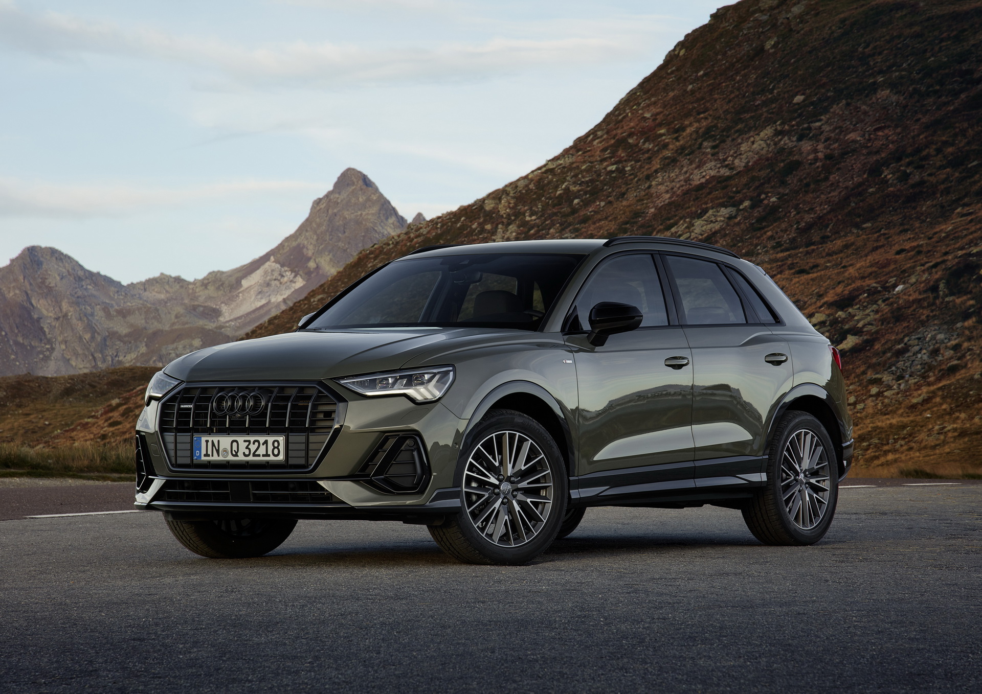 2019-Audi-Q3-129 Audi Adds Four New Powertrain Options To Euro-Spec 2019 Q3 Lineup