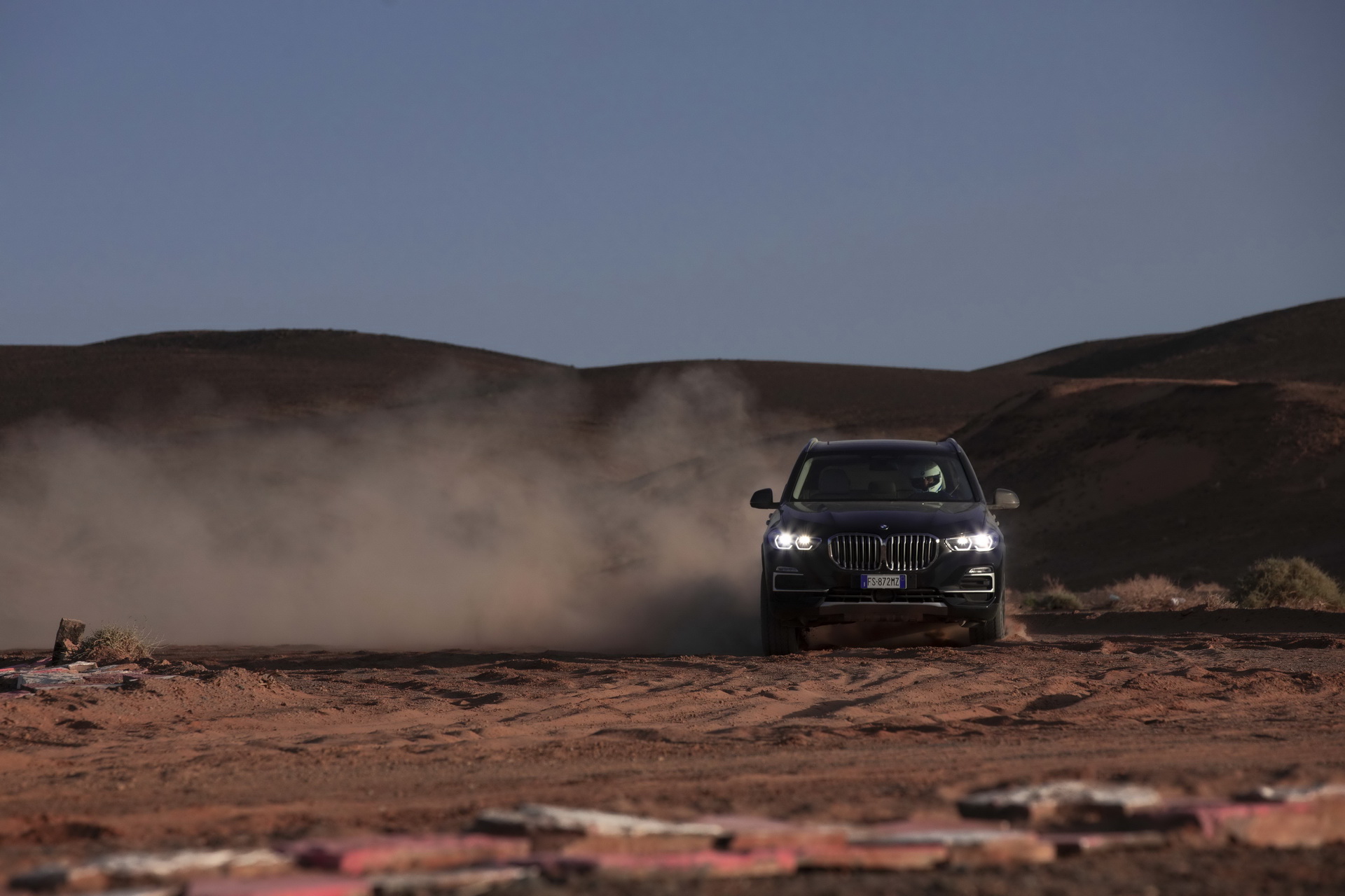 bmw x5 monza circuit sahara 43 BMW Recreates Monza Track In The Sahara, Unleashes New X5