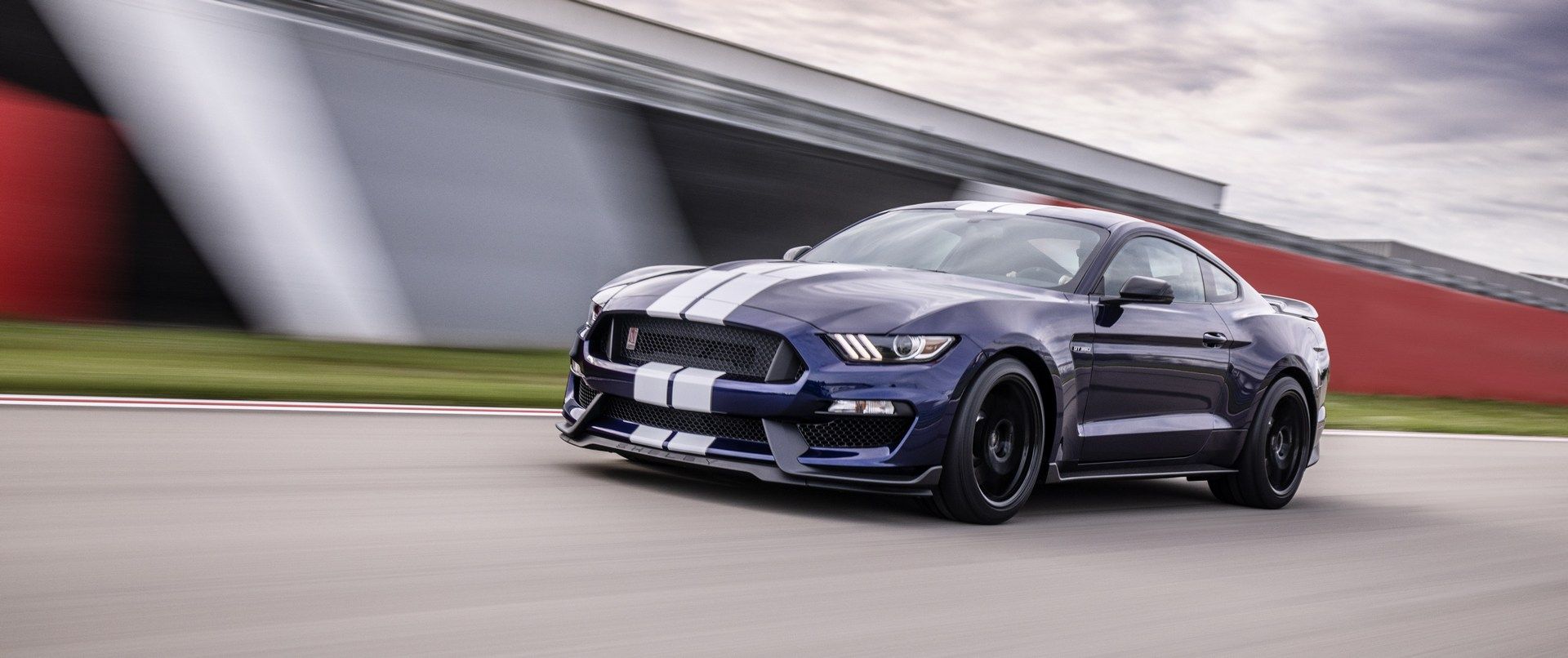 Ford-Mustang-F-150-Raptor-Facelift-1 Ford Mustang GT350 And F-150 Raptor To Retain Pre-Facelift Looks