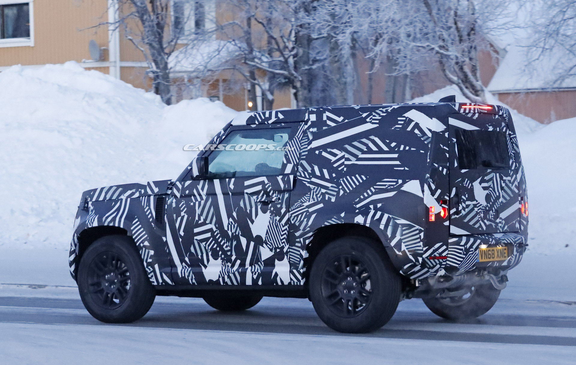 2020 Land Rover Defender 90 6 2020 Land Rover Defender 90 With 3-Doors And SWB Will Be The Most Playful Of All