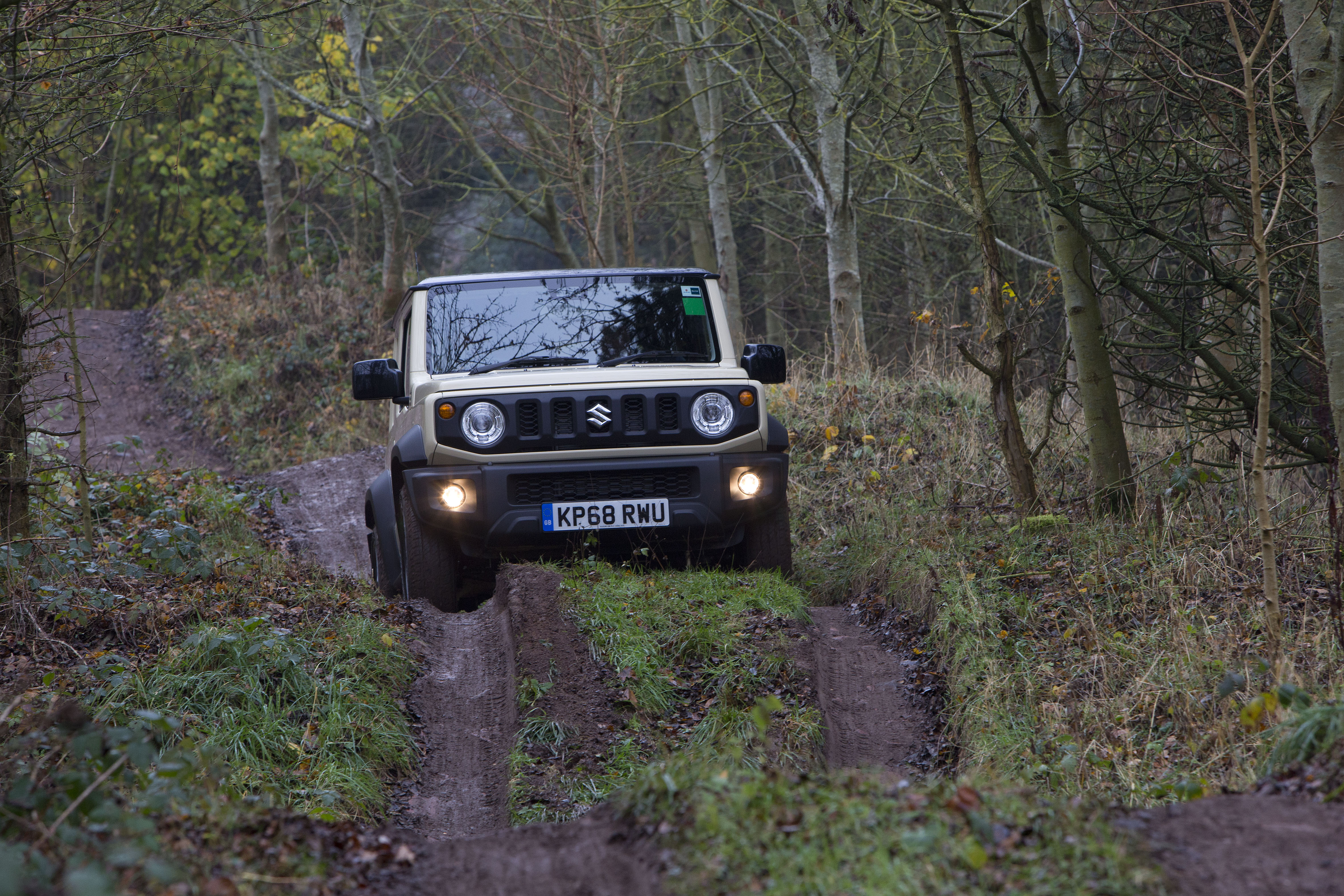 2019-Suzuki-Jimny-11 Suzuki Jimny’s Demand Is So Strong Some UK Dealers Have Stopped Taking Deposits
