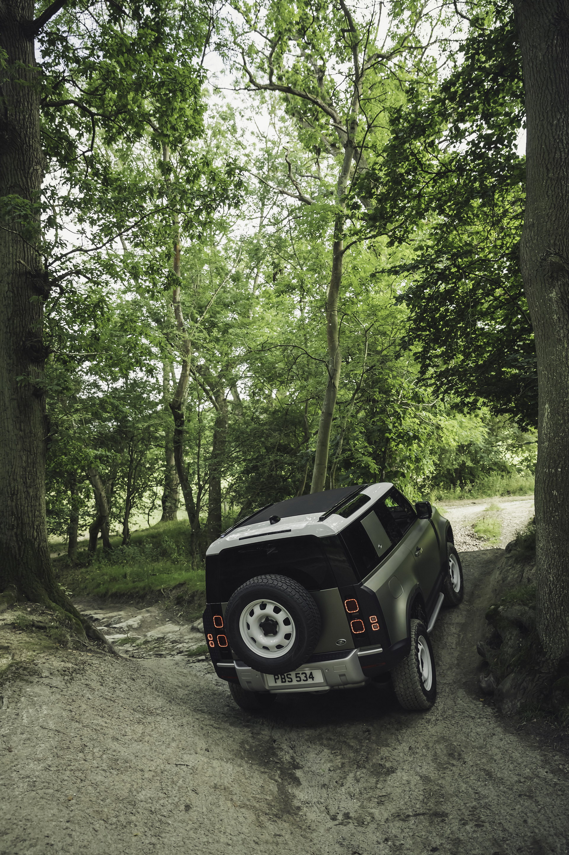 2020 Land Rover Defender Reborn As A Modern 4×4 With Advanced Tech
