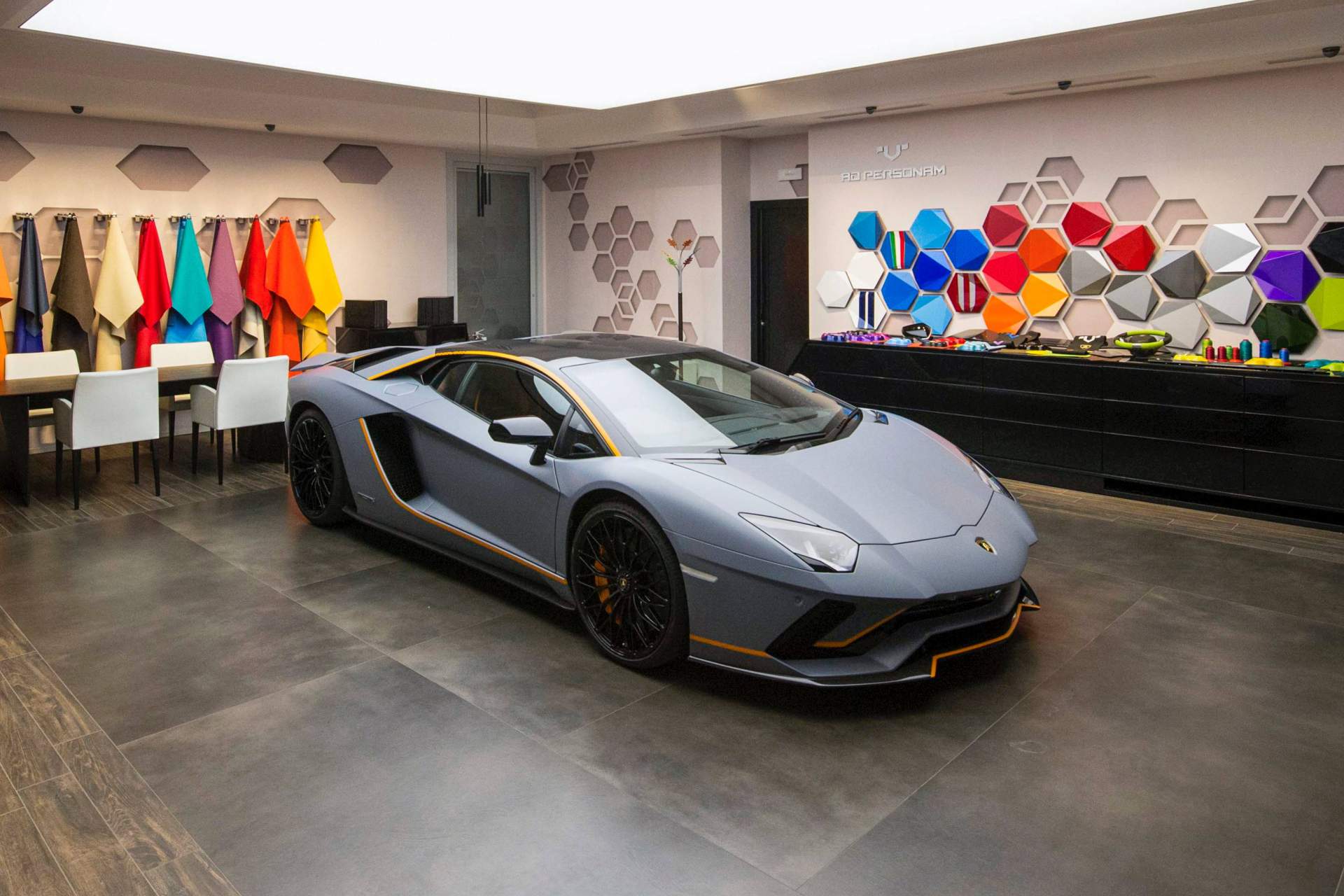 Lamborghini Aventador S 1 Buy $38 Million Miami Penthouse, Get Rolls-Royce Cullinan And Lambo Aventador S “For Free”