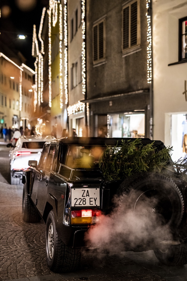 lamborghini urus lm002 47 Lamborghini Urus Convoy Embarks On Special Journey, LM002 Leads The Pack