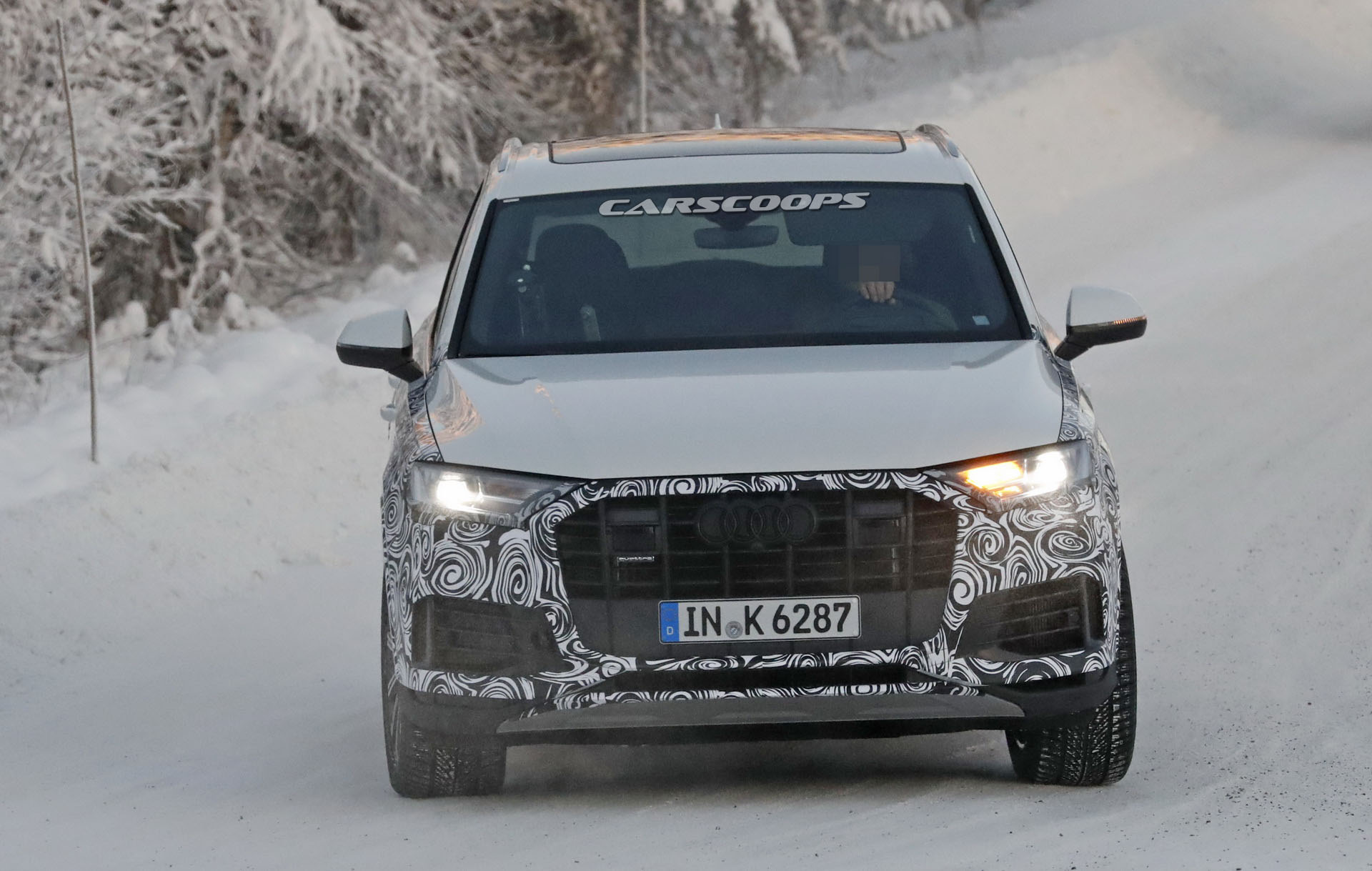 2020-Audi-Q7-SQ7-Facelift-18 2020 Audi Q7 Facelift Spotted Testing On Cold-Weather Conditions
