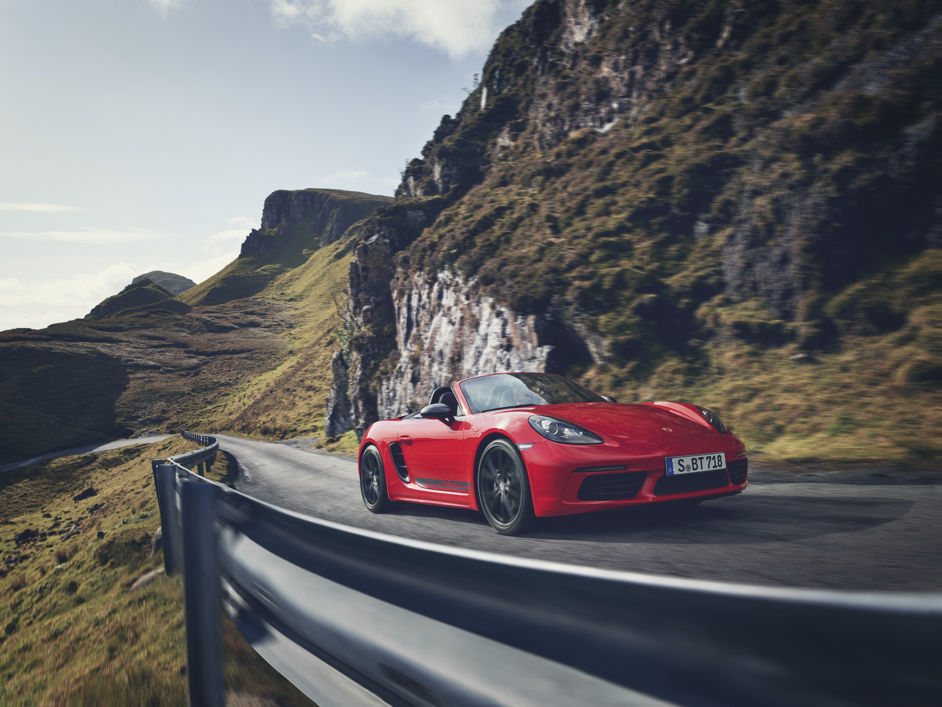 New Porsche 718 T 7 New Porsche 718 T Boxster And Cayman Bring Some Zing To 4-Cylinder Turbo Range