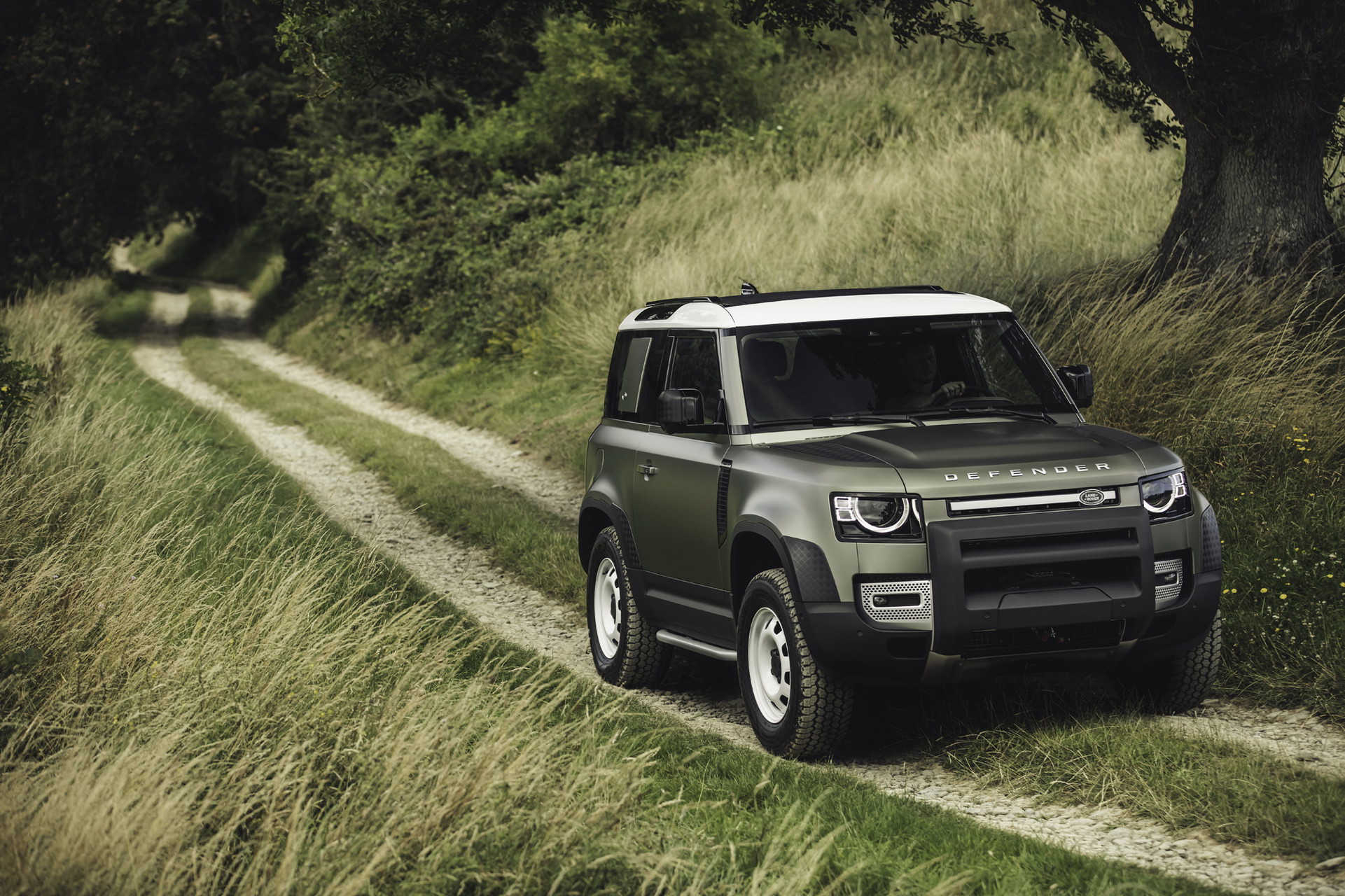 2020 Land Rover Defender Reborn As A Modern 4×4 With Advanced Tech