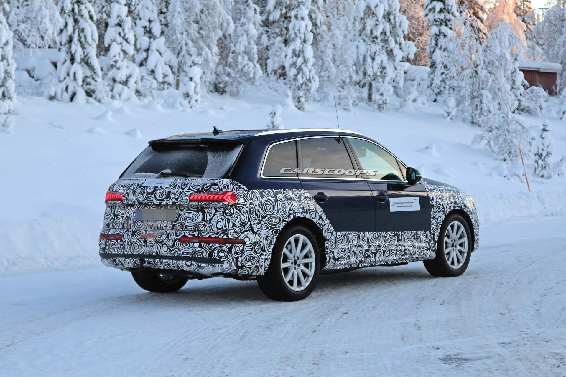2020-Audi-Q7-SQ7-Facelift-15 2020 Audi Q7 Facelift Spotted Testing On Cold-Weather Conditions