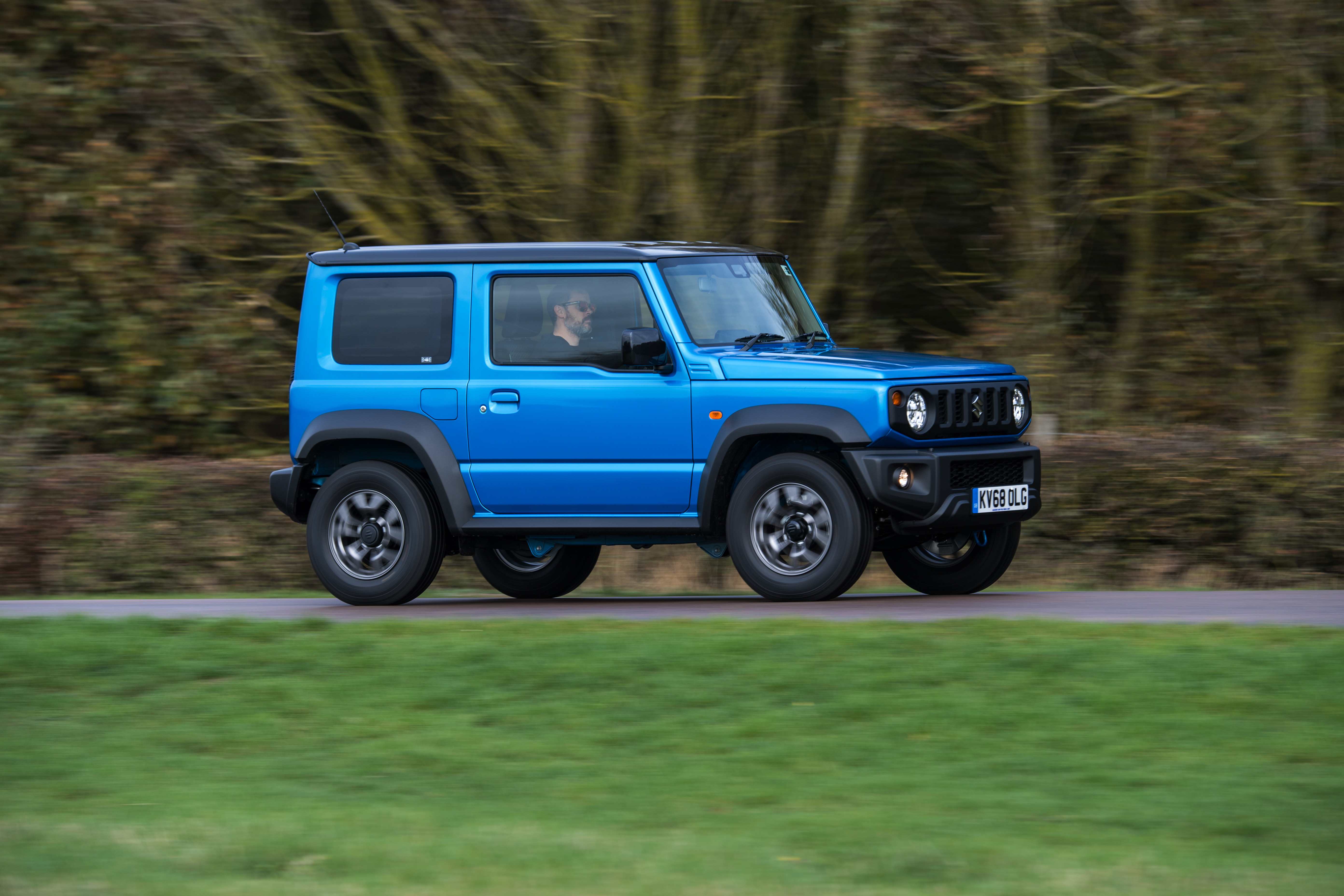 2019-Suzuki-Jimny-01 Suzuki Jimny’s Demand Is So Strong Some UK Dealers Have Stopped Taking Deposits