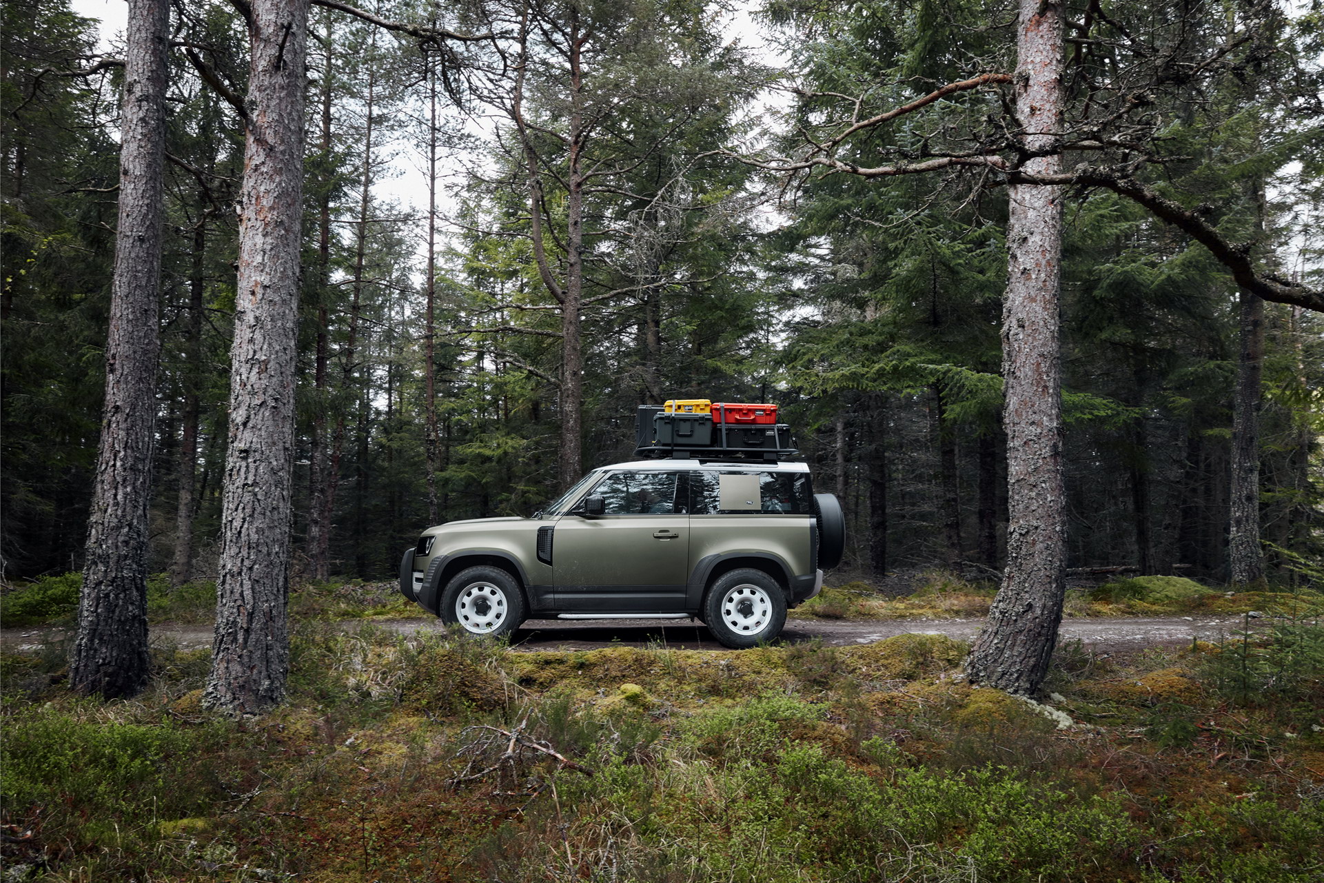 2020 Land Rover Defender Reborn As A Modern 4×4 With Advanced Tech