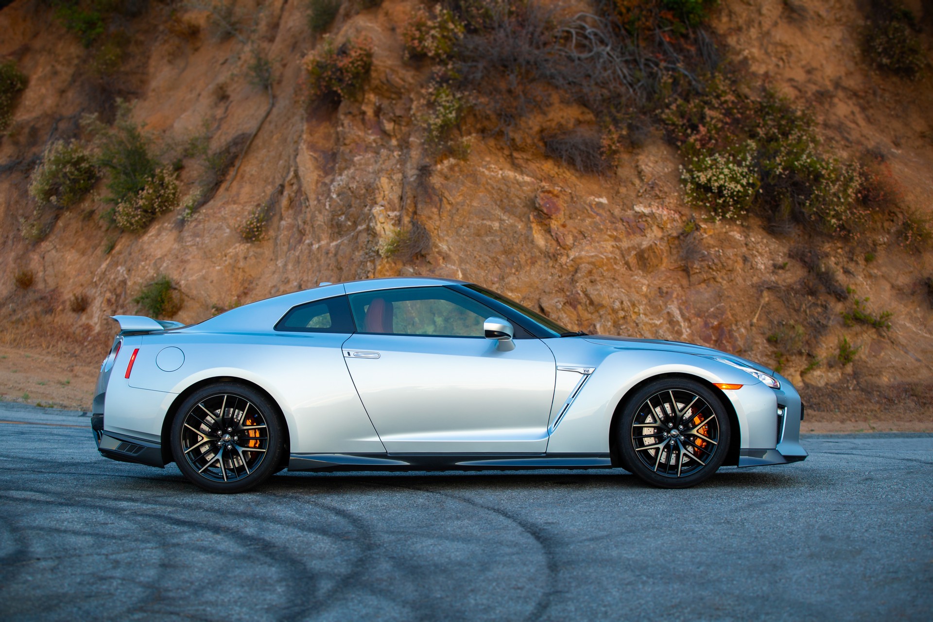 2019 Nissan GT-R-8 2019 Nissan GT-R Lands In U.S. Dealerships For A Tad Under $100,000