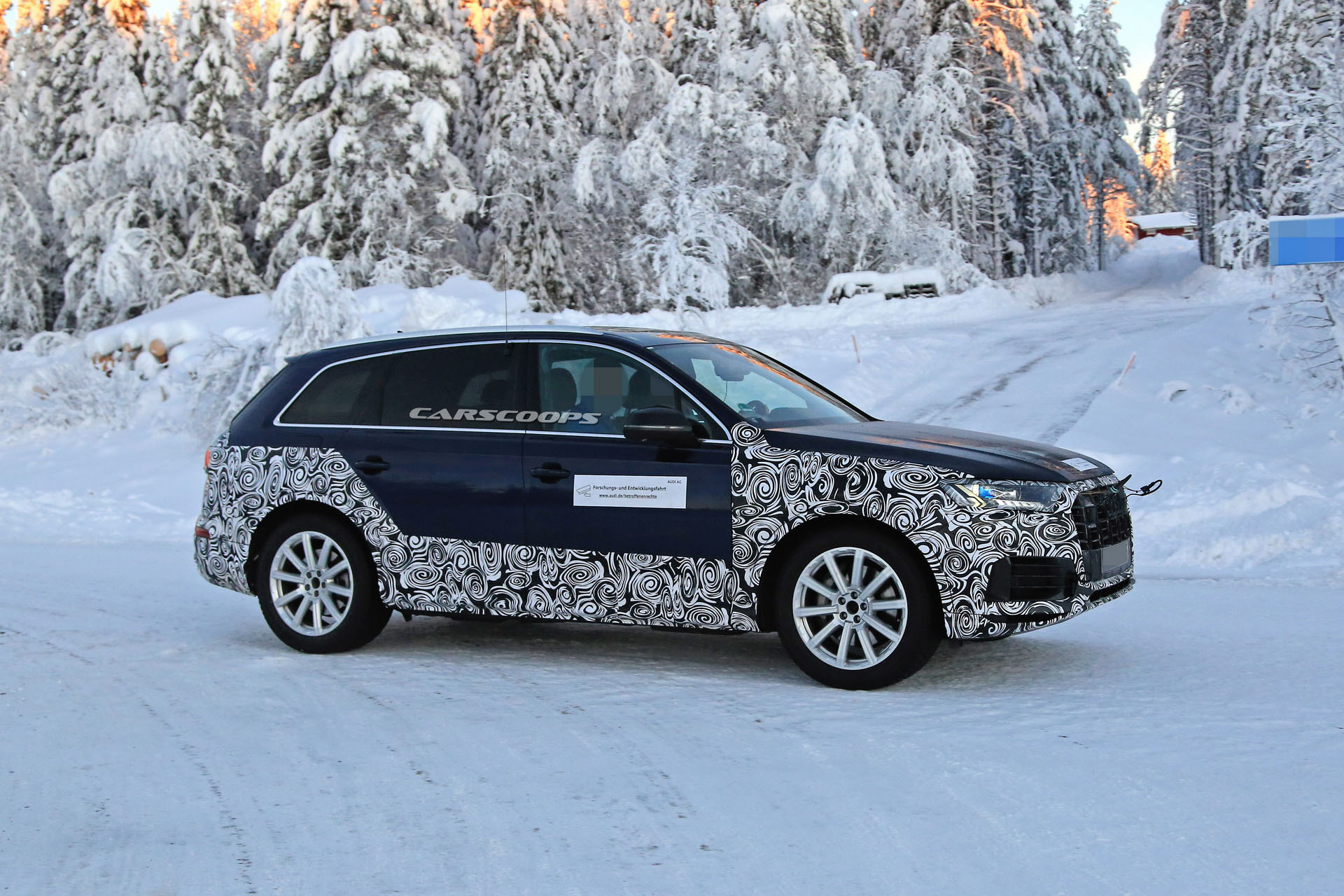 2020-Audi-Q7-SQ7-Facelift-14 2020 Audi Q7 Facelift Spotted Testing On Cold-Weather Conditions