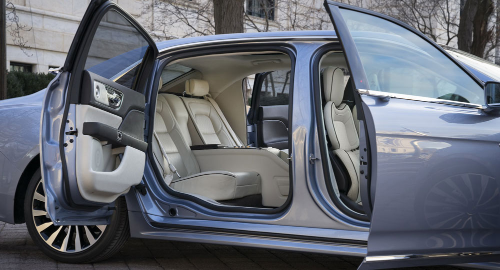 2019-lincoln-continental-80th-anniversary-coach-door-edition-00 Lincoln Coach Door Continental Will Be Suicide On Your Wallet As Prices Start Over $100,000