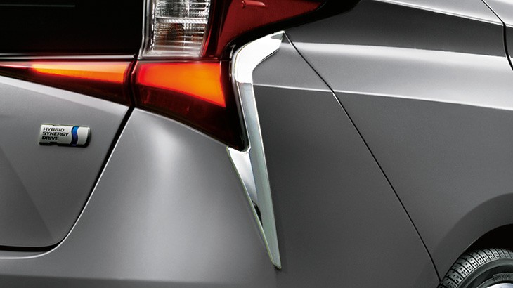 Modellista Toyota Prius-7 Modellista Brings The Bling To Facelifted Toyota Prius