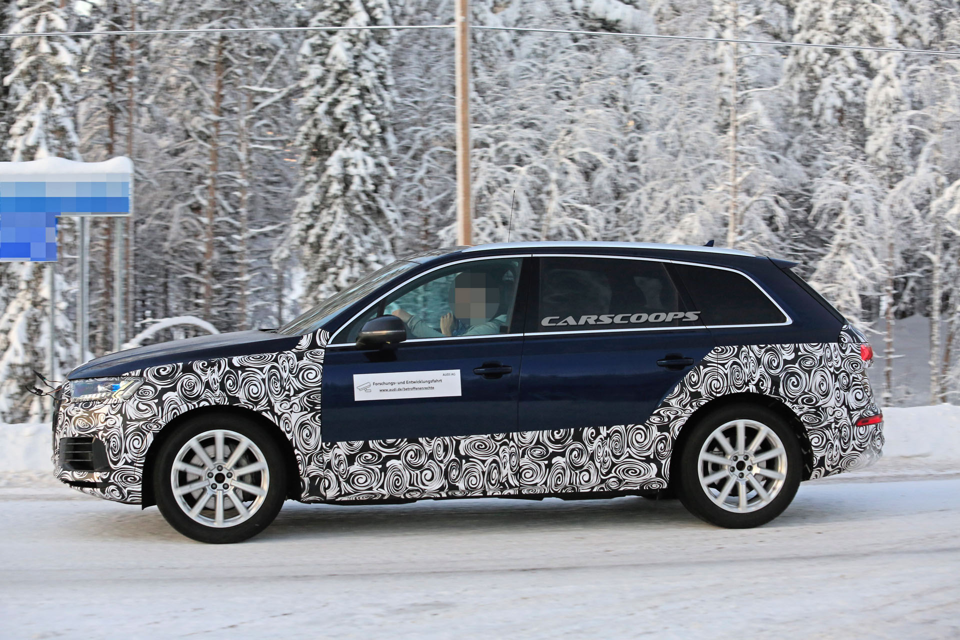 2020-Audi-Q7-SQ7-Facelift-05 2020 Audi Q7 Facelift Spotted Testing On Cold-Weather Conditions