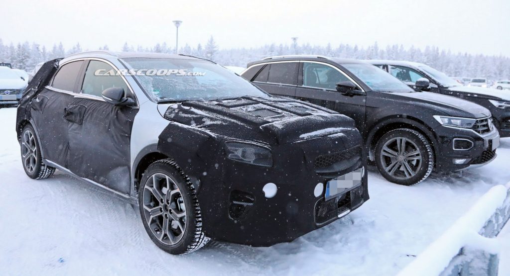  2020 Kia XCeed Crossover Spied Testing Against VW T-Roc