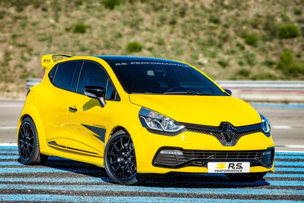richting Sympton betekenis Renault Sport Launches R.S. Performance Line Of Custom Parts | Carscoops