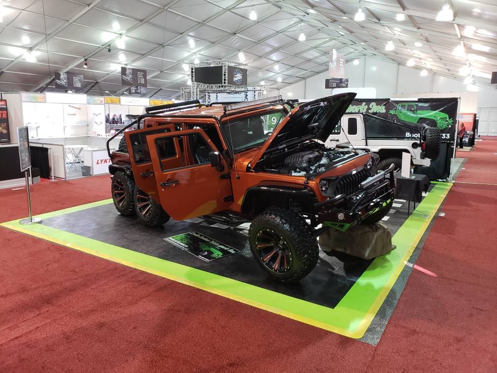 Jeep Wrangler JK Hellcat 6x6 2 Hellcat-Powered 2017 Jeep Wrangler 6×6 Will Set You Back $290,000