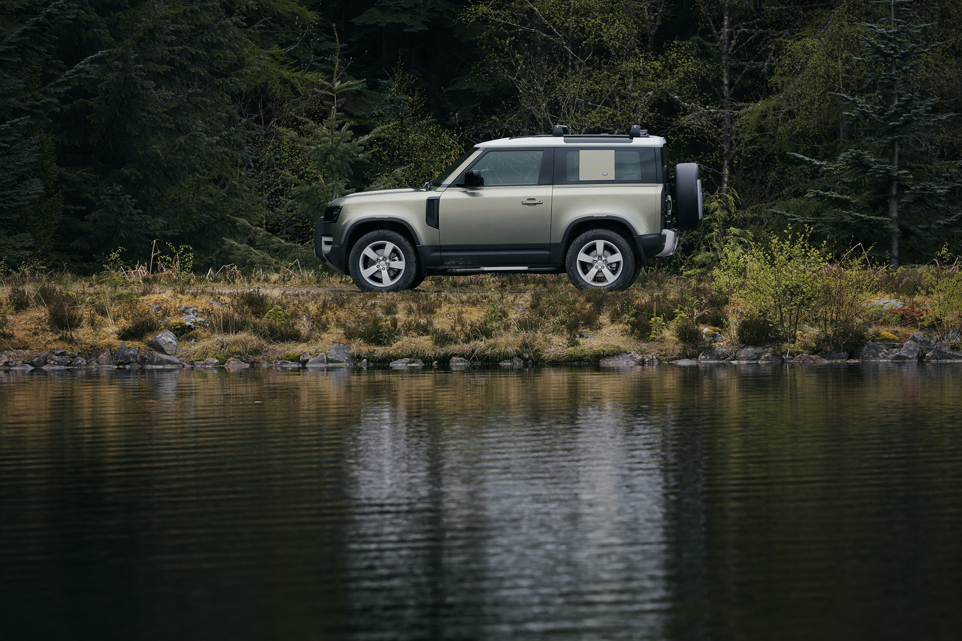 2020 Land Rover Defender Reborn As A Modern 4×4 With Advanced Tech