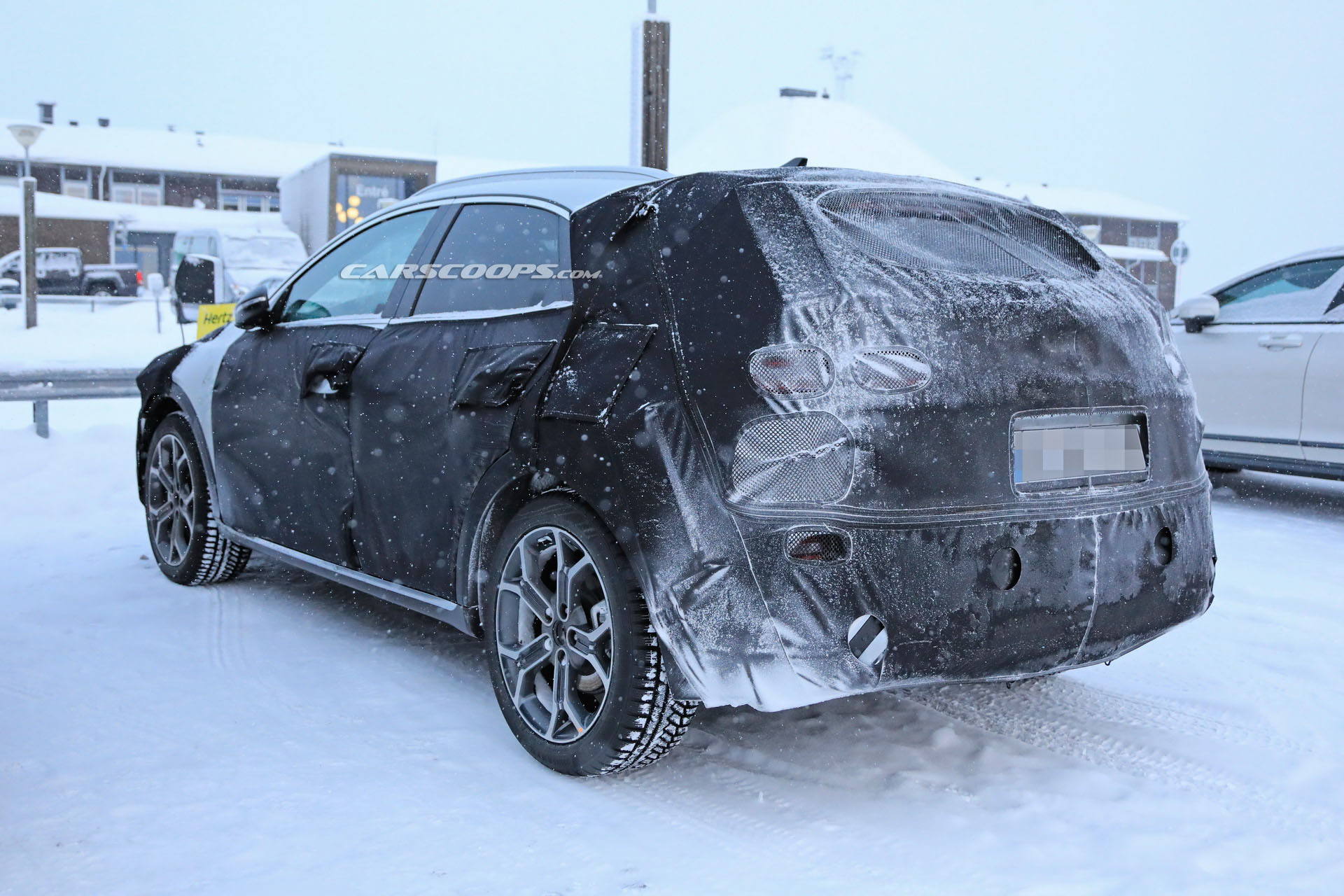 Kia XCeed 17 2020 Kia XCeed Crossover Spied Testing Against VW T-Roc