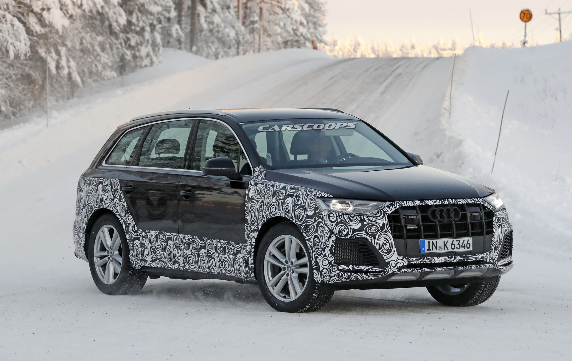 2020-Audi-Q7-SQ7-Facelift-39 2020 Audi Q7 Facelift Spotted Testing On Cold-Weather Conditions