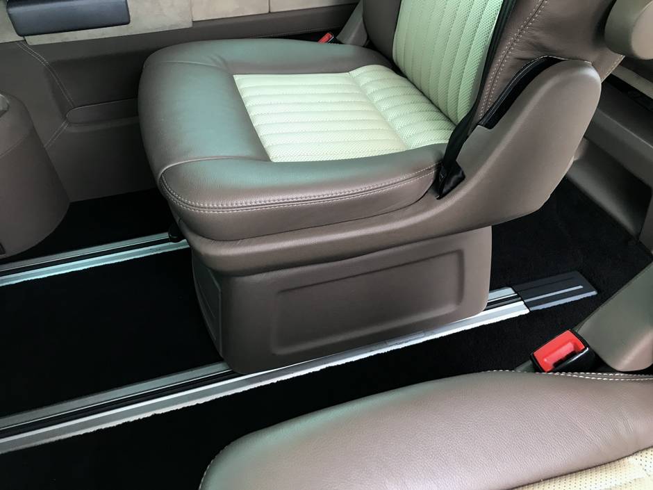 VW Multivan T5 powered by Porsche 911 Turbo engine 24 573HP VW Transporter With Porsche 911 Turbo Engine Is VW Group Synergy At Its Best