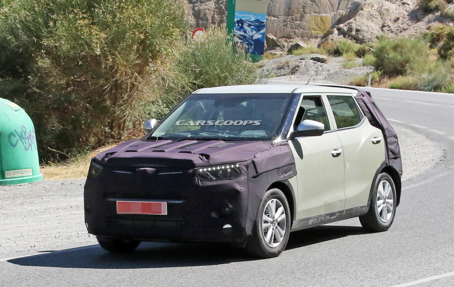 ssangyong tivoli facelift spy 4 Facelifted SsangYong Tivoli Getting Mild Visual Updates, Better Tech
