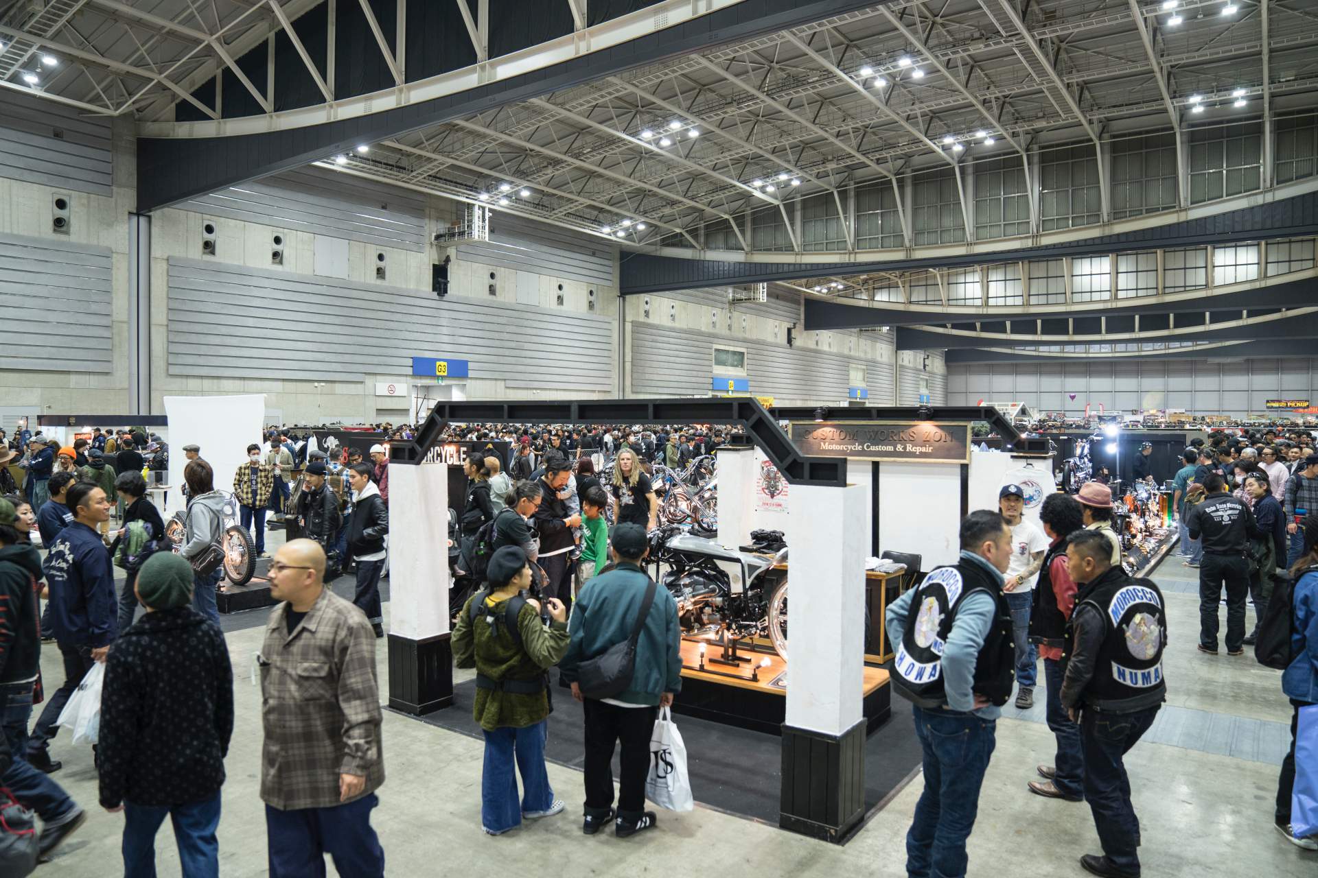 Custom Works Zon BMW concept motorcycle 42 BMW And Japan’s Custom Works Zon Collaborate On R18 Bike With Mystery Boxer Engine