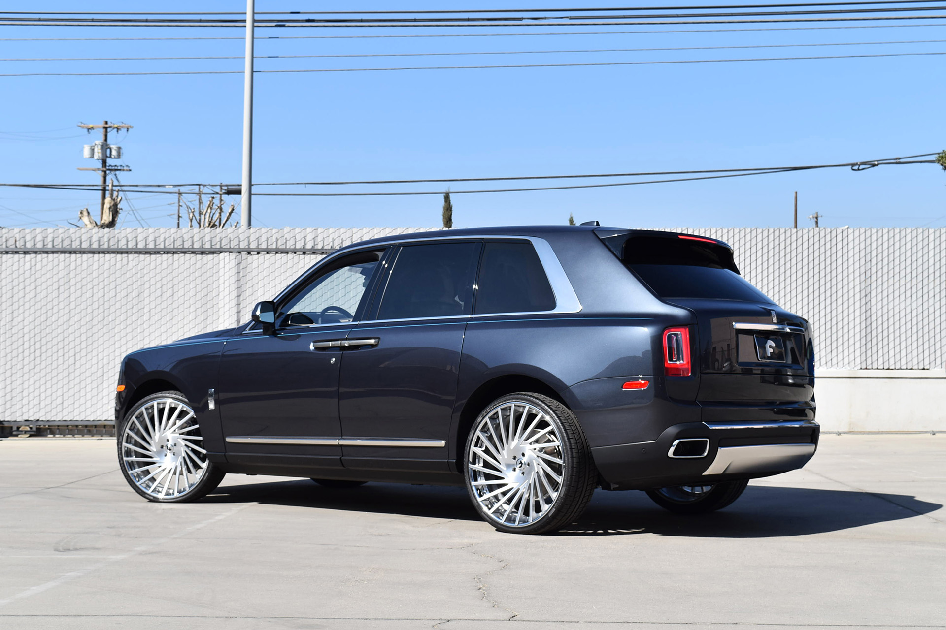 rolls-royce cullinan forgiato wheels 1 There’s No Such Thing As Too Large Wheels For Lamborghini Urus And Rolls-Royce Cullinan