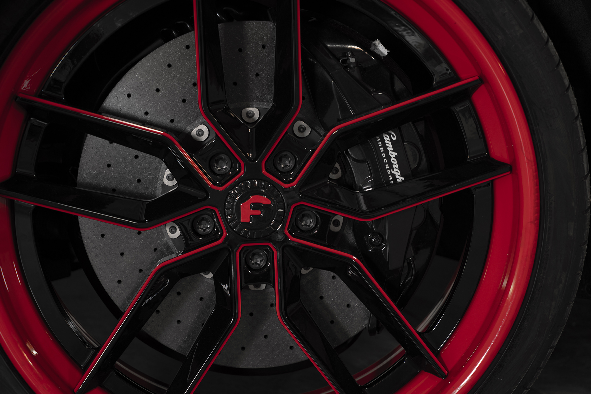 lamborghini urus forgiato wheels 4 There’s No Such Thing As Too Large Wheels For Lamborghini Urus And Rolls-Royce Cullinan