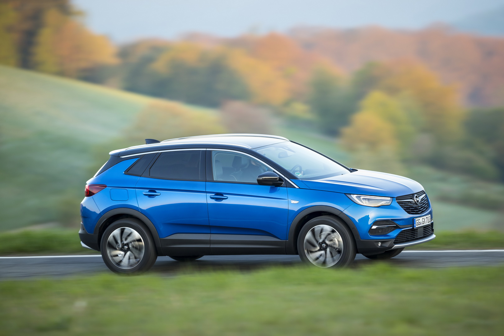 opel grandlanx x 2 Opel Corsa EV, Grandland X PHEV Coming Next Year, New Mokka EV Due In 2020