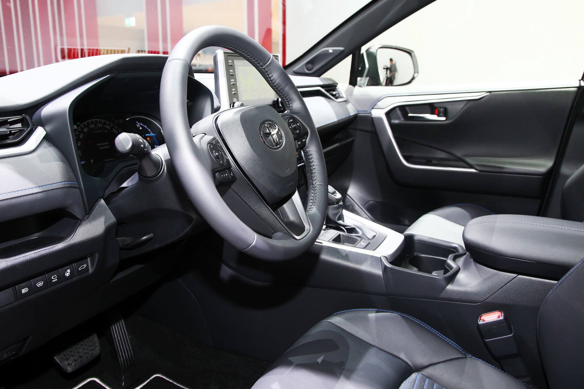 2019-Toyota-RAV4-Hybrid-03 Toyota Opens UK Order Books For 2019 RAV4 Hybrid, Prices Start From £29,635