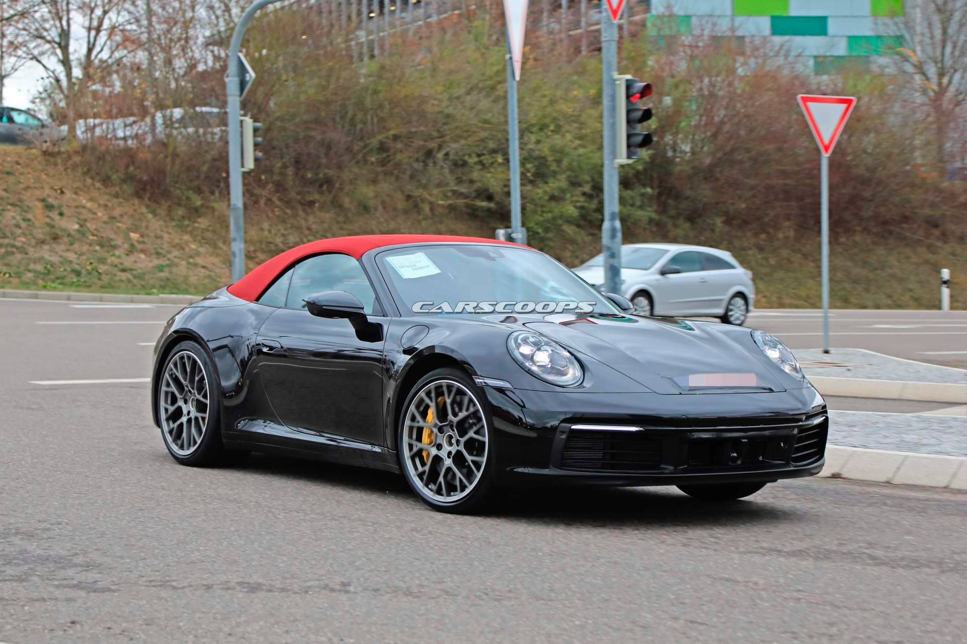 2020 Porsche 911 Cabriolet spy shots 16 2020 Porsche 911 Cabriolet Drops Camo, Wears “Envy Green” Paint