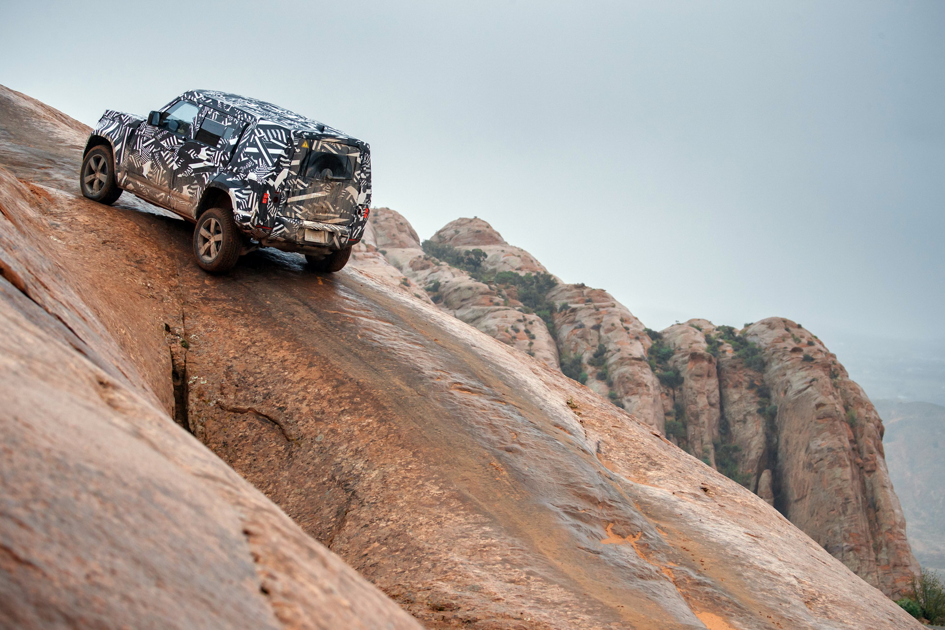 2020 Land Rover Defender Reborn As A Modern 4×4 With Advanced Tech