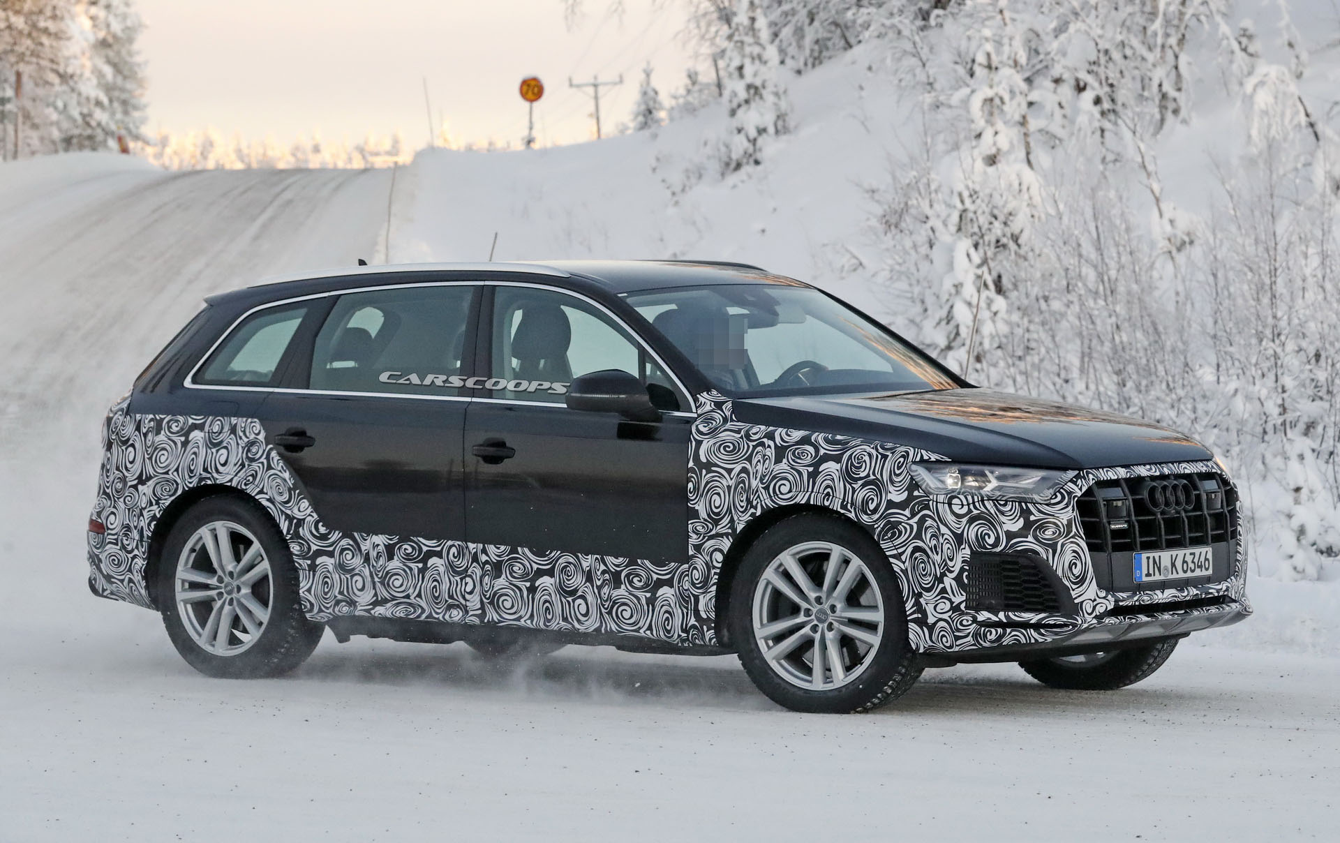 2020-Audi-Q7-SQ7-Facelift-40 2020 Audi Q7 Facelift Spotted Testing On Cold-Weather Conditions