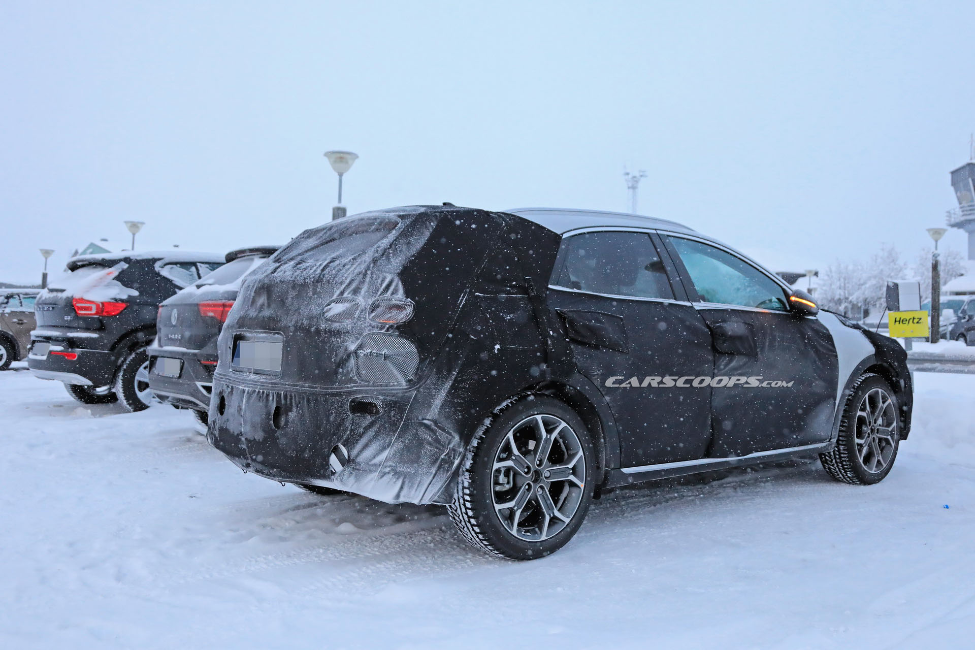 Kia XCeed 8 2020 Kia XCeed Crossover Spied Testing Against VW T-Roc