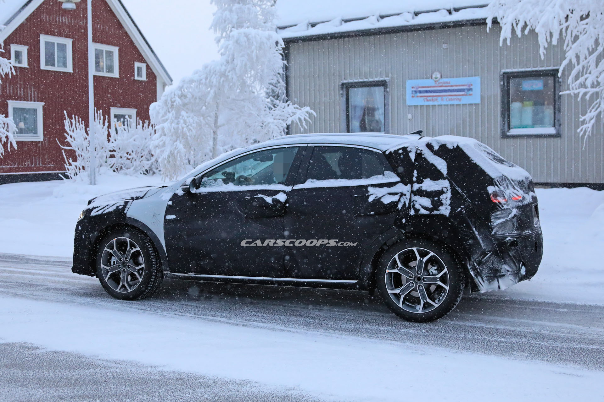 Kia XCeed 2 2020 Kia XCeed Crossover Spied Testing Against VW T-Roc