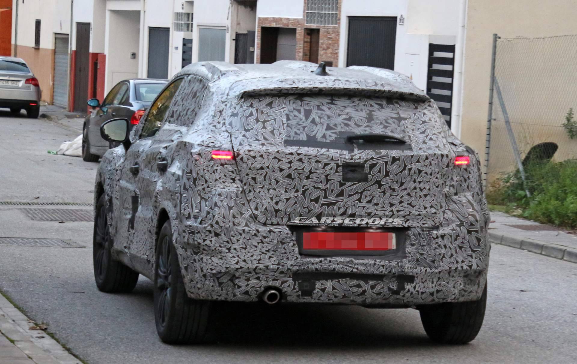 2019 Renault Captur spy shots 15 Fully-Camouflaged 2019 Renault Captur Goes Out Into The World